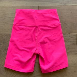 Aritzia Women's Neon Pink Athletic Bike Shorts